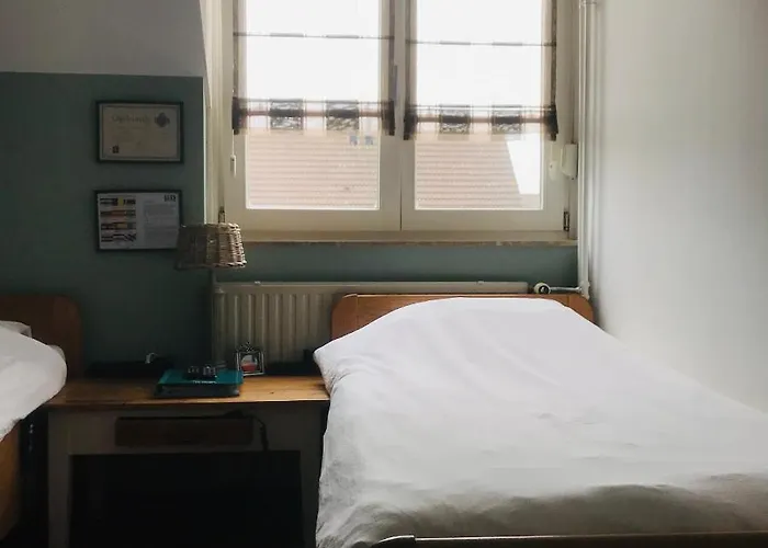 Δωμάτια σε οικογενειακή κατοικία Beej Fliep America